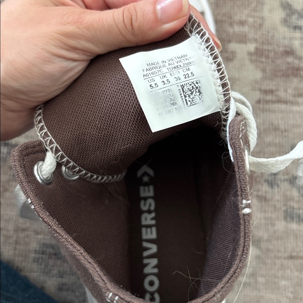 Converse Brown High-Tops platform  with White Details - Picture 4 of 4